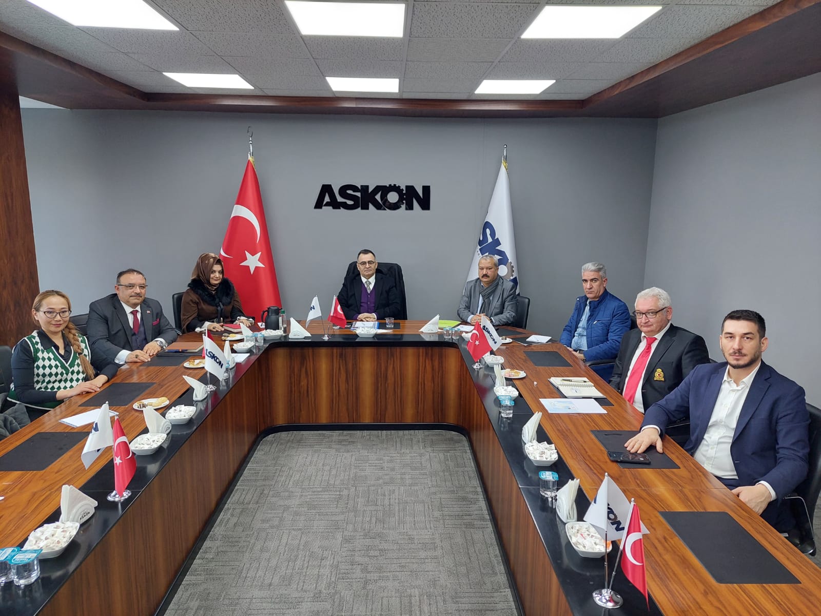 2022'de Askon Genel Başkan Yardımcısı Mehmet Bilici ve diğer iş adamları ile Afrika ülkelerinde inşa edilecek projelerle ilgili yapılan toplantımız